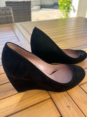 Gucci Black Suede Wedge Pumps